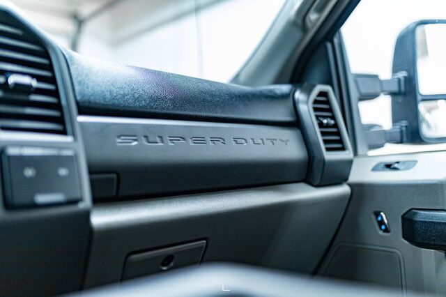 2017 Ford F-250 4x4 Crew Cab XL Longbox Diesel Red Deer AB