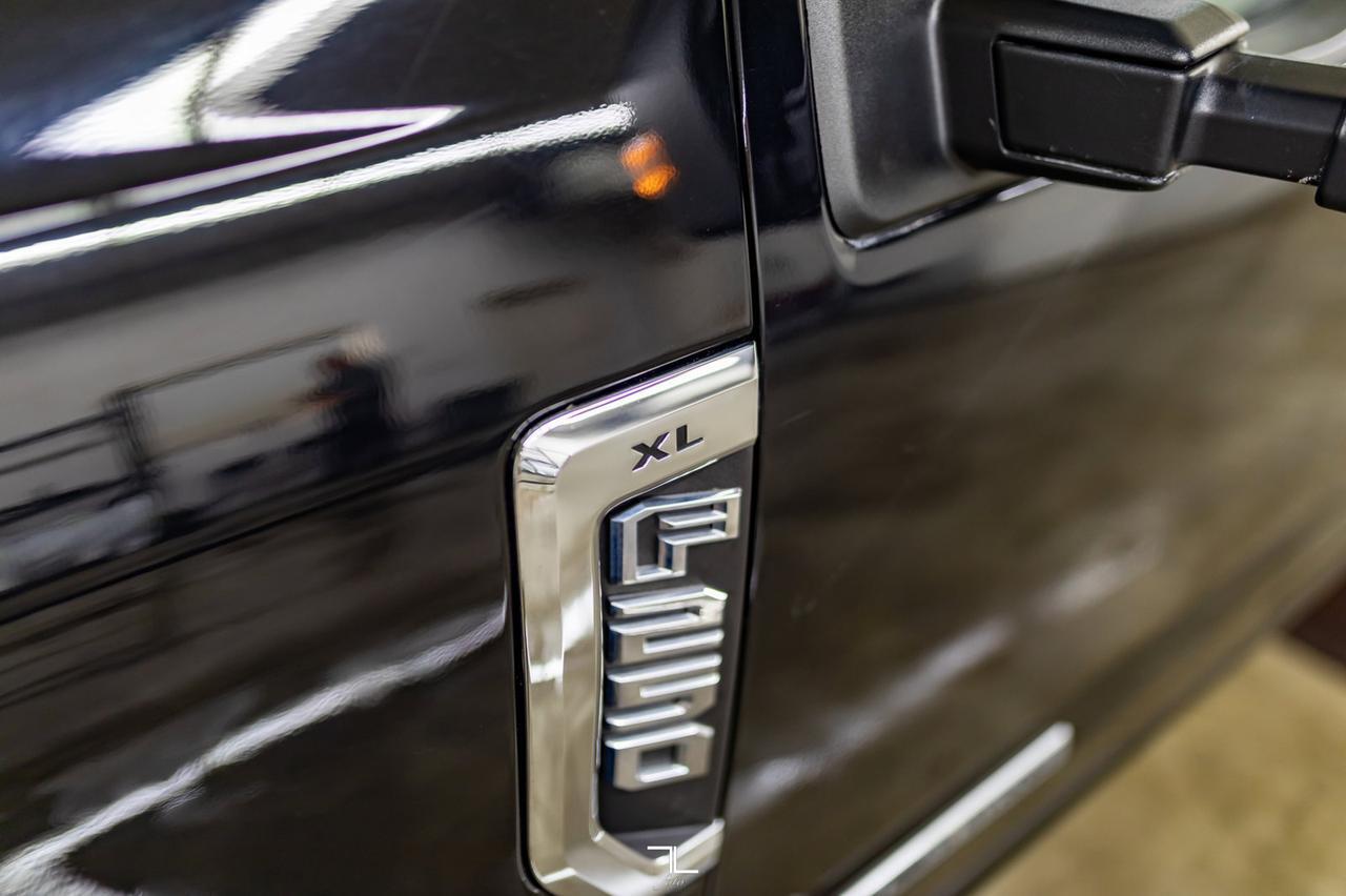 2017 Ford F-250 4x4 Crew Cab XL Longbox Diesel Topper Red Deer AB