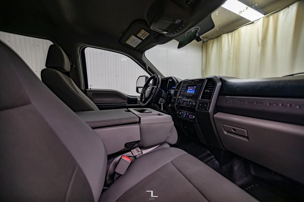 2017 Ford F-250 4x4 Crew Cab XL Longbox Diesel Topper Red Deer AB