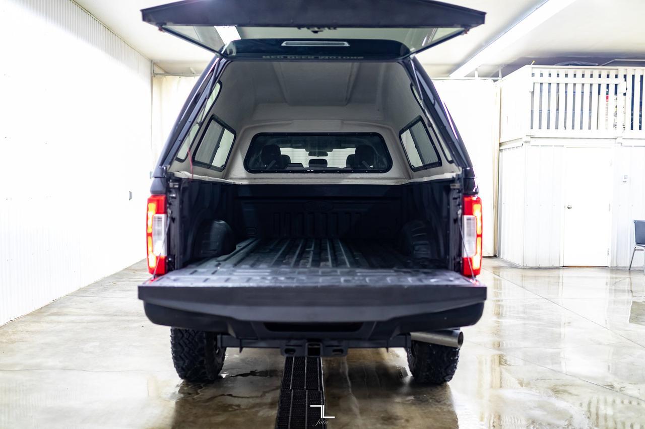 2017 Ford F-250 4x4 Crew Cab XL Longbox Diesel Topper Red Deer AB