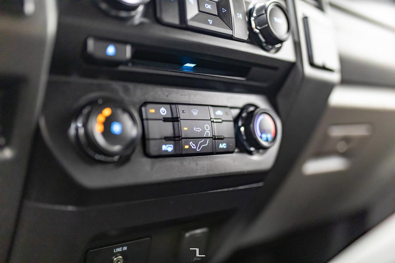 2017 Ford F-250 4x4 Crew Cab XL Longbox Diesel Topper Red Deer AB