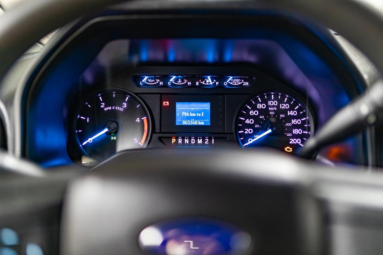 2017 Ford F-250 4x4 Crew Cab XL Longbox Diesel Topper Red Deer AB