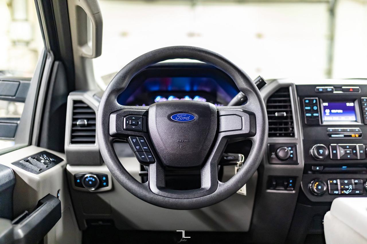 2017 Ford F-250 4x4 Crew Cab XL Longbox Diesel Topper Red Deer AB