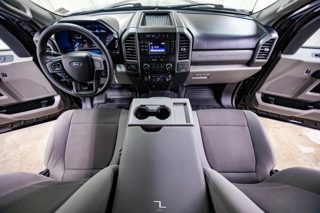 2017 Ford F-250 4x4 Crew Cab XL Longbox Diesel Topper Red Deer AB