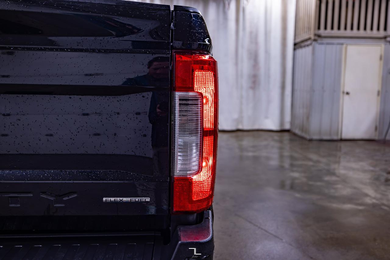 2017 Ford F-250 4x4 Crew Cab XL Longbox Red Deer AB