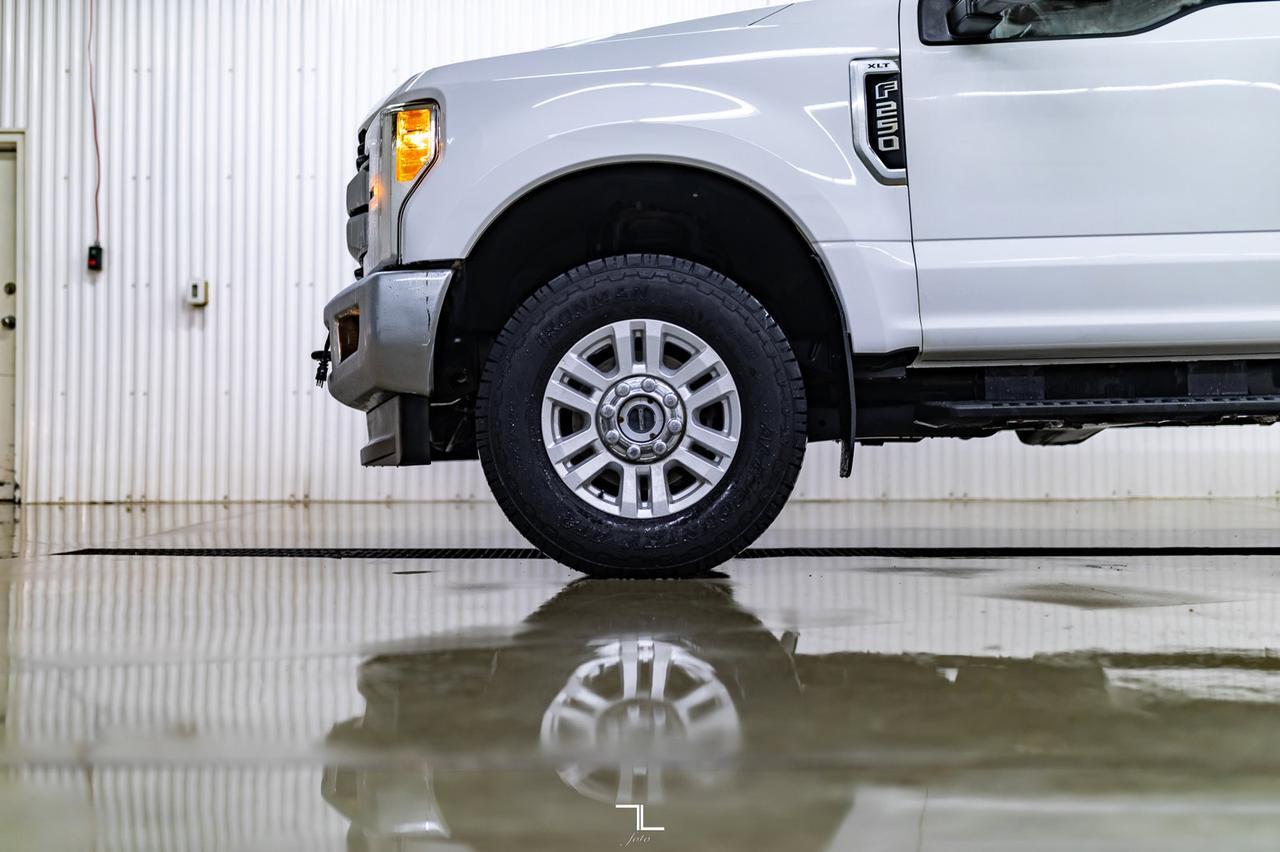 2017 Ford F-250 4x4 Crew Cab XLT BCam Red Deer AB