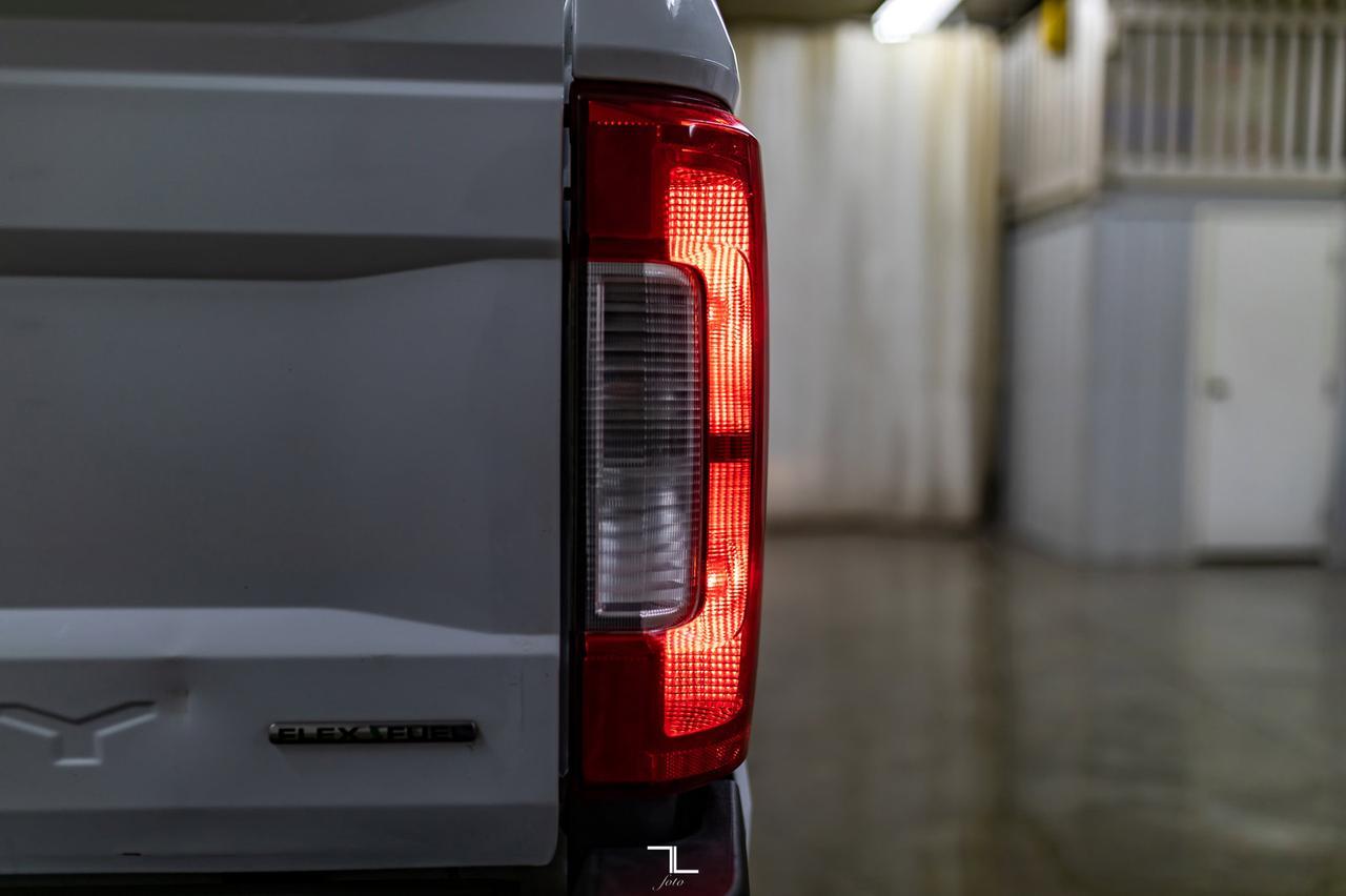 2017 Ford F-250 4x4 Crew Cab XLT BCam Red Deer AB