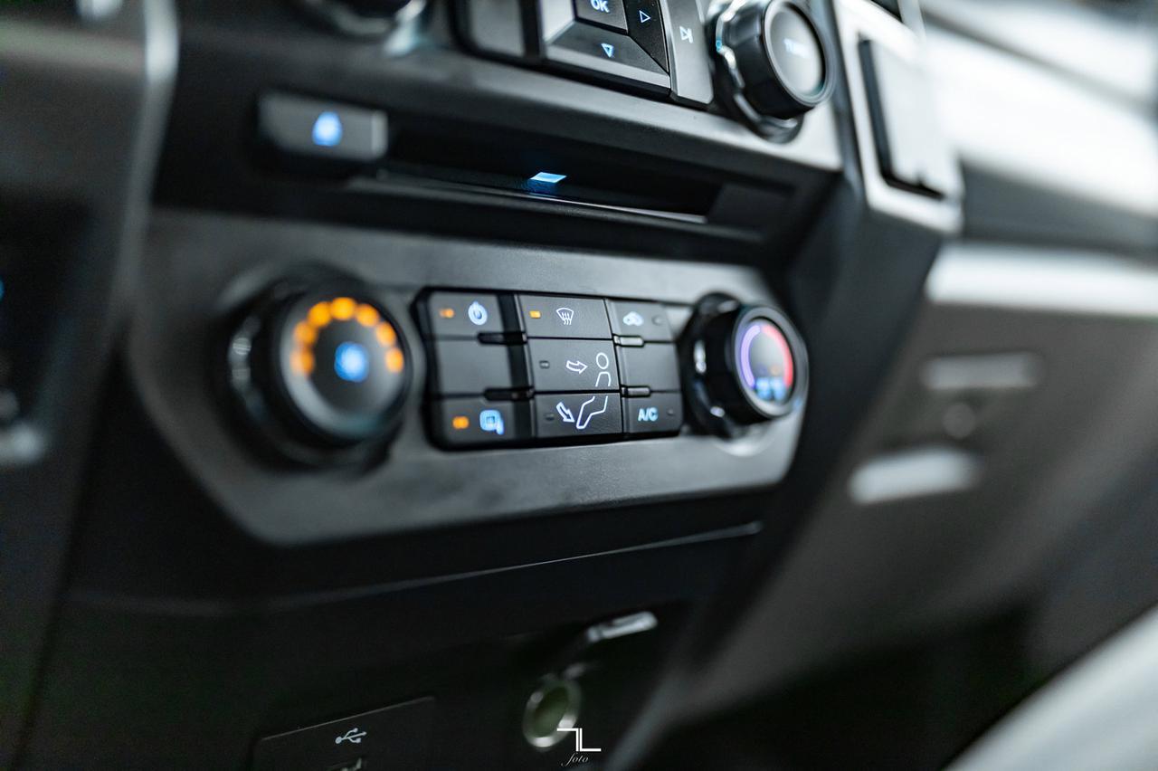 2017 Ford F-250 4x4 Crew Cab XLT BCam Red Deer AB