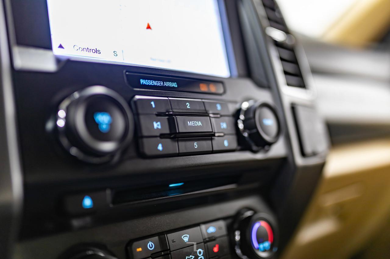 2017 Ford F-250 4x4 Crew Cab XLT Diesel Nav BCam Red Deer AB