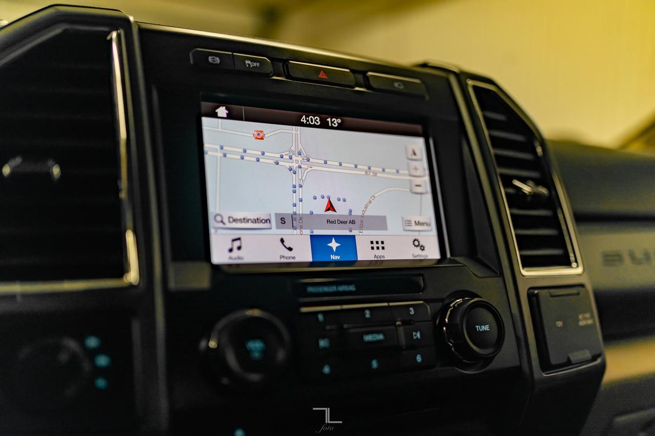 2017 Ford F-250 4x4 Crew Cab XLT Diesel Nav BCam Red Deer AB