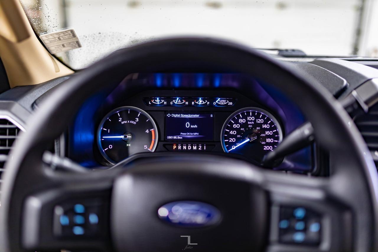 2017 Ford F-250 4x4 Crew Cab XLT Diesel Nav BCam Red Deer AB