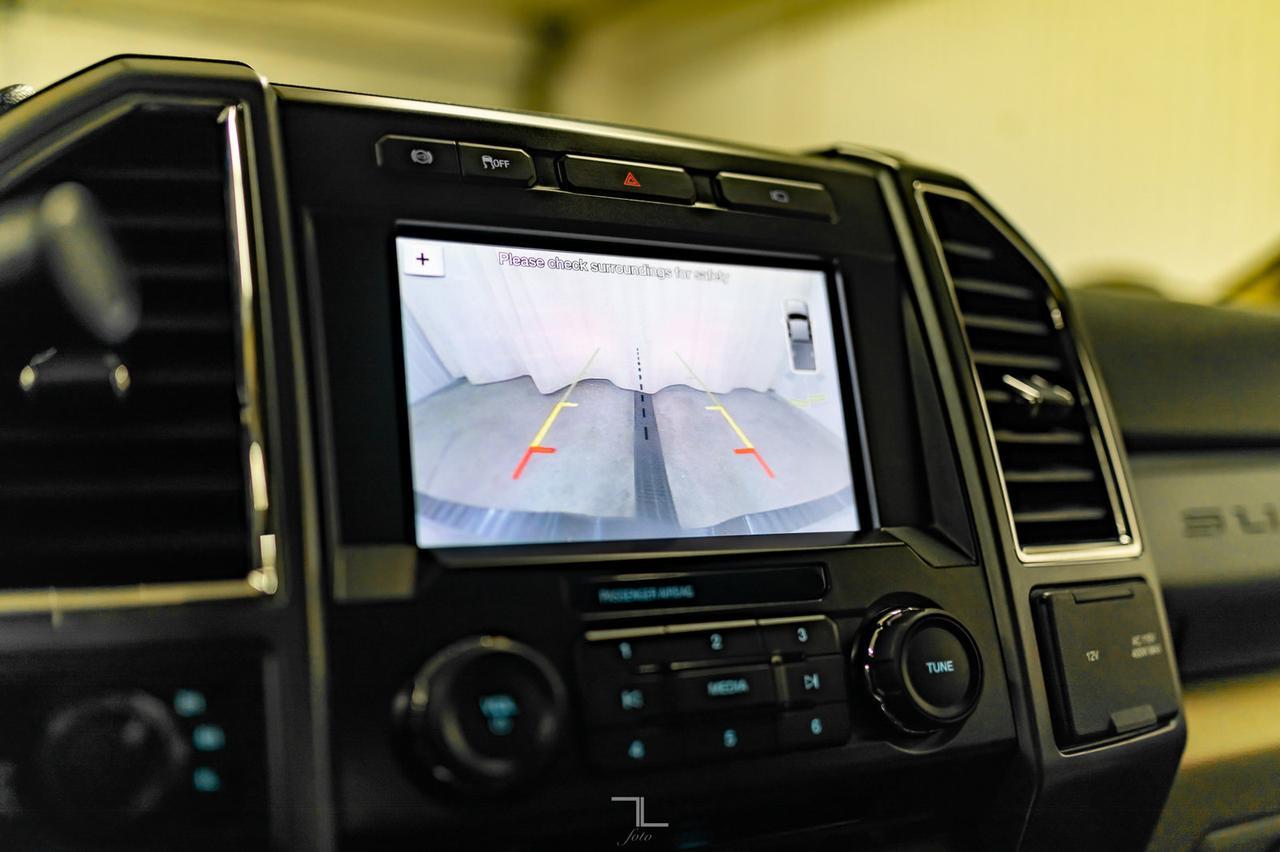 2017 Ford F-250 4x4 Crew Cab XLT Diesel Nav BCam Red Deer AB