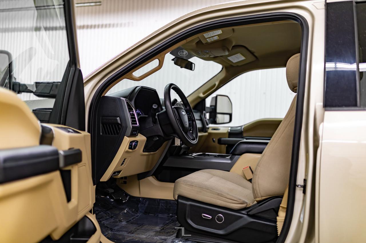 2017 Ford F-250 4x4 Crew Cab XLT Diesel Nav BCam Red Deer AB