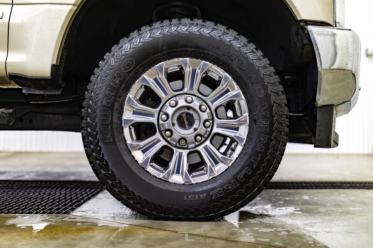 2017 Ford F-250 4x4 Crew Cab XLT Diesel Nav BCam Red Deer AB