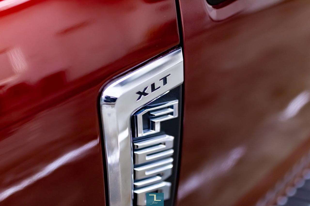 2017 Ford F-250 4x4 Crew Cab XLT FX4 Roof Nav BCam Red Deer AB