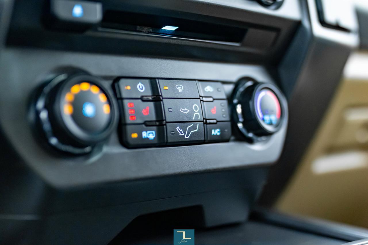 2017 Ford F-250 4x4 Crew Cab XLT FX4 Roof Nav BCam Red Deer AB