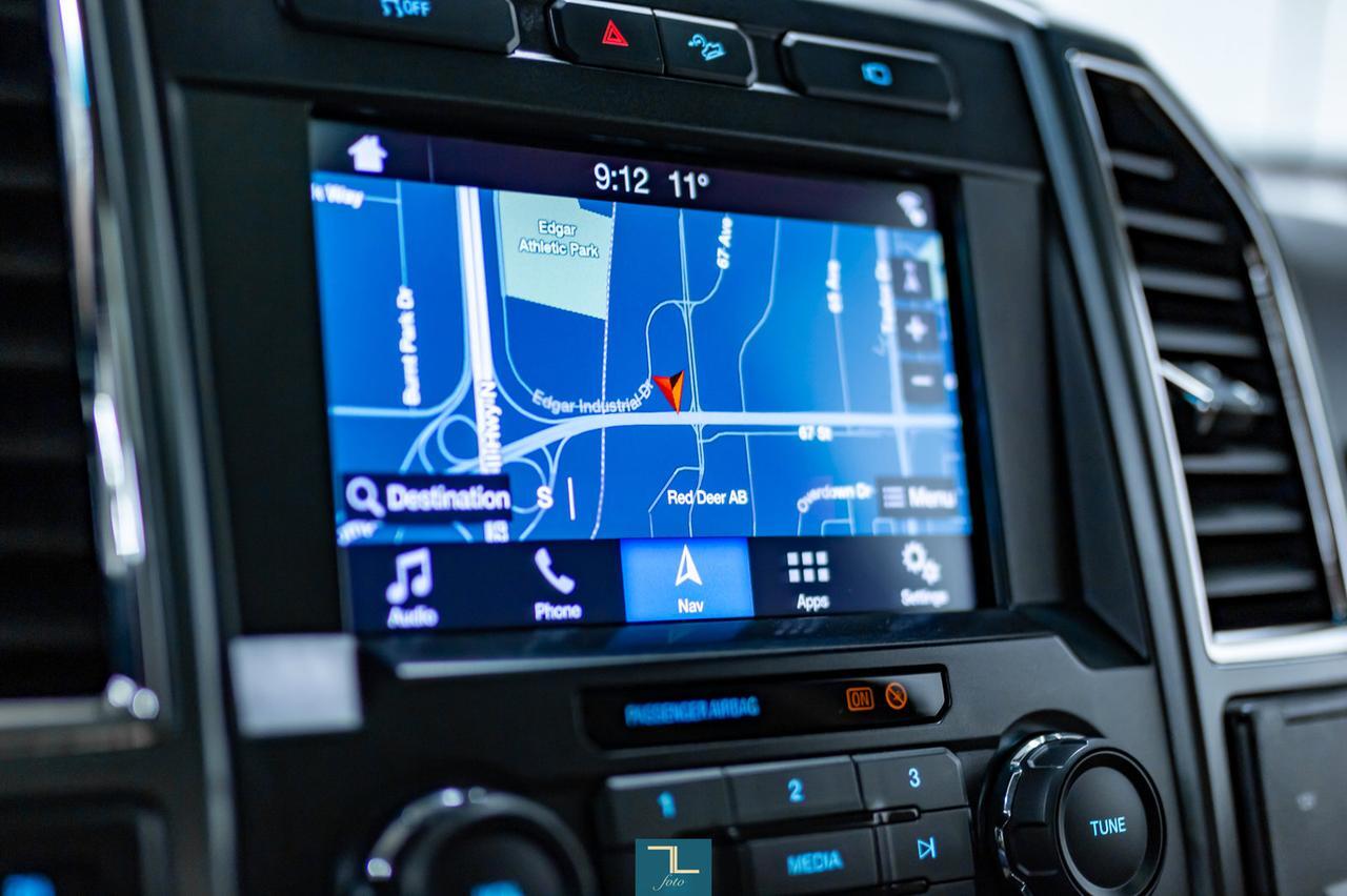 2017 Ford F-250 4x4 Crew Cab XLT FX4 Roof Nav BCam Red Deer AB