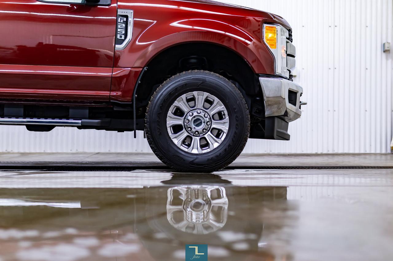 2017 Ford F-250 4x4 Crew Cab XLT FX4 Roof Nav BCam Red Deer AB