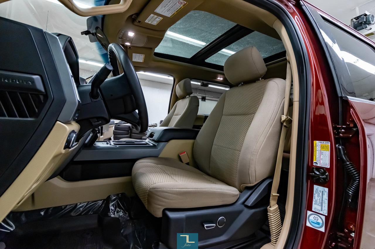 2017 Ford F-250 4x4 Crew Cab XLT FX4 Roof Nav BCam Red Deer AB