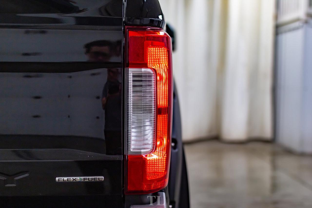 2017 Ford F-250 4x4 Reg Cab XL Longbox 6&quot; Lift Wheels Red Deer AB