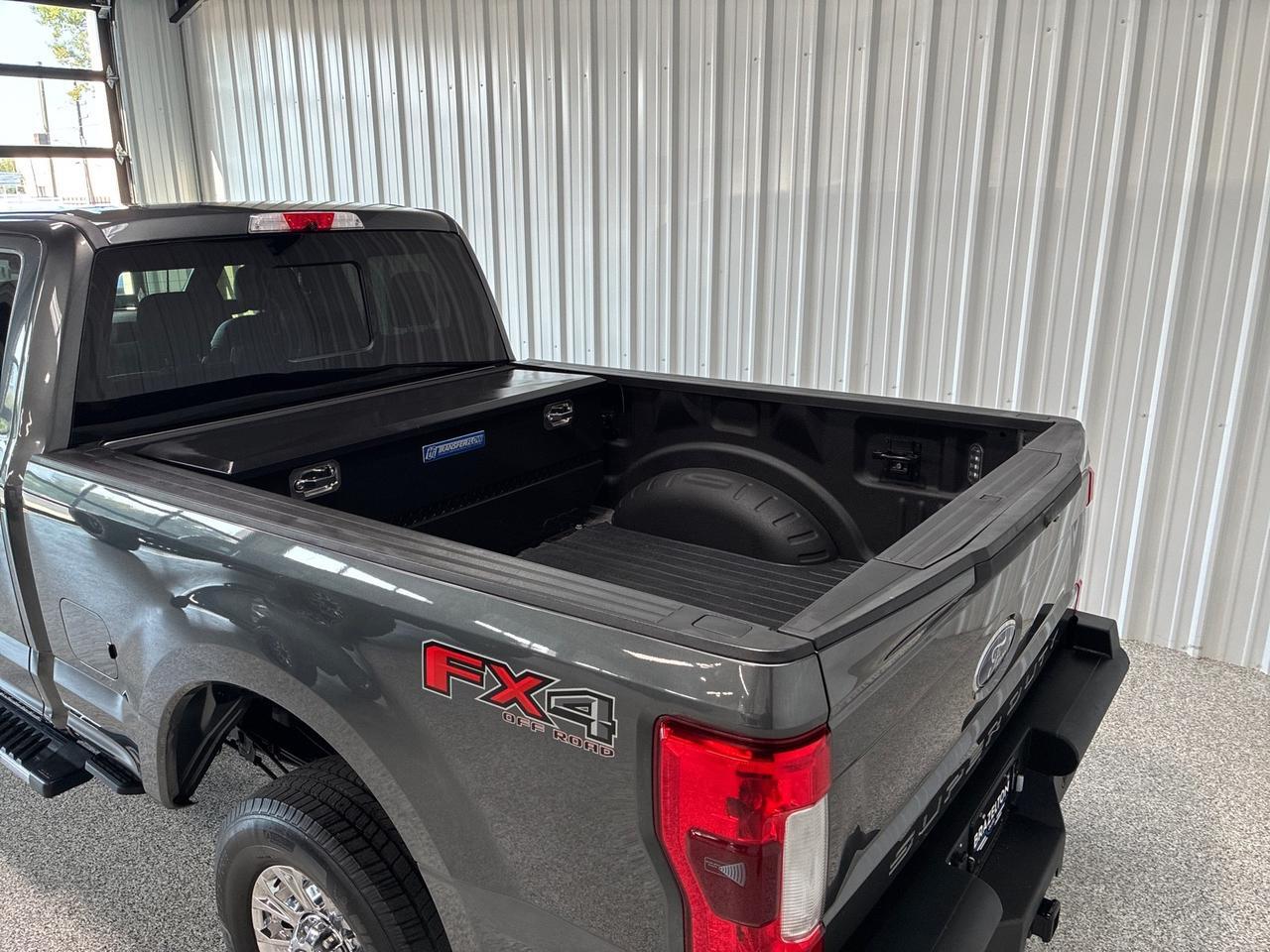 2017 Ford F-250 Lariat, Diesel, 4x4, Ultimate Pkg, 40 Gallon Auxiliary Fuel Tank/Toolbox, Gooseneck Houston TX
