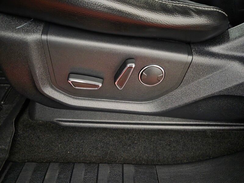 2017 Ford F-250 Lariat Lariat 4WD 6.7L Diesel GPS Camera Sunroof Wheels FREE WARRANTY Arlington TX