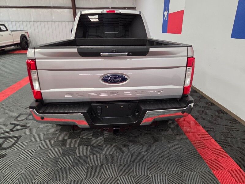 2017 Ford F-250 Lariat photo 4