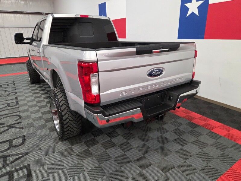 2017 Ford F-250 Lariat photo 3