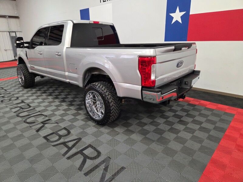 2017 Ford F-250 Lariat photo 2
