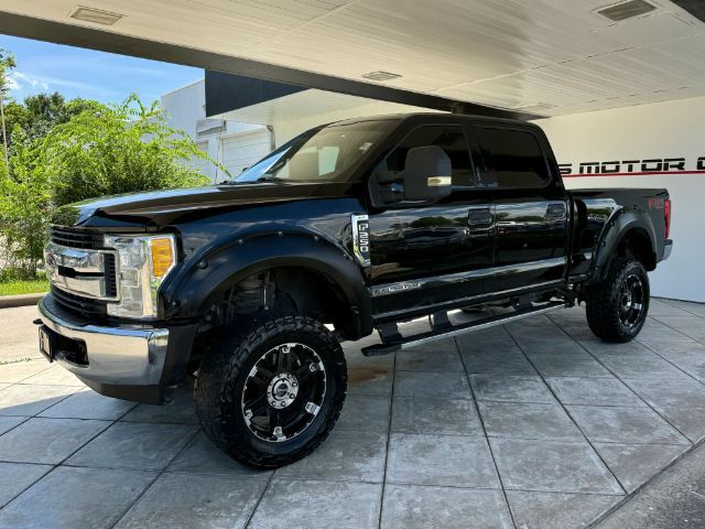 2017 Ford F-250 SD XLT Crew Cab 4WD