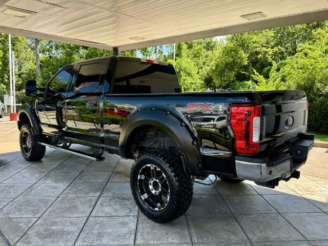 2017 Ford F-250 SD XLT Crew Cab 4WD