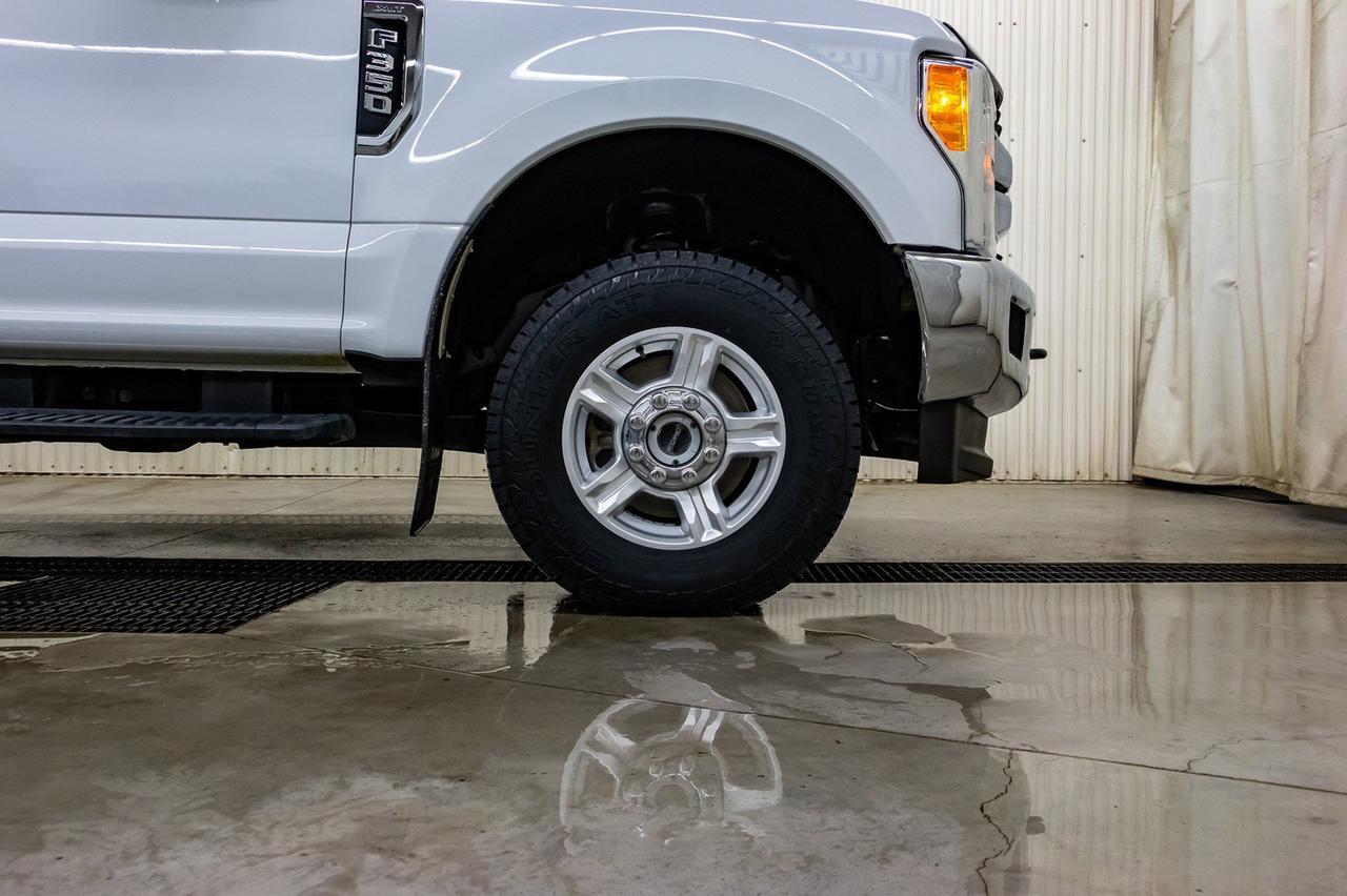 2017 Ford F-350 4x4 CRew Cab XLT Deck Red Deer AB