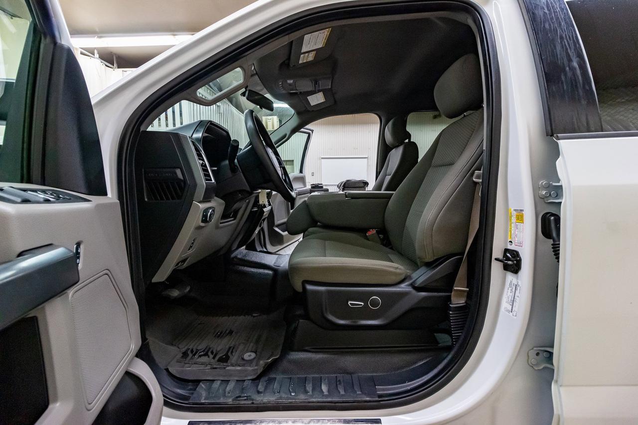 2017 Ford F-350 4x4 CRew Cab XLT Deck Red Deer AB