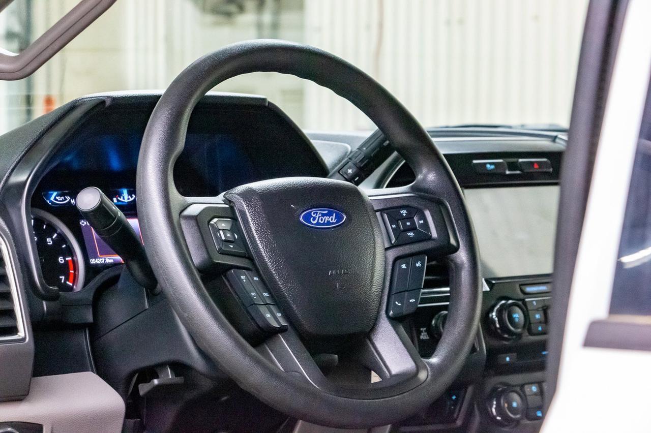 2017 Ford F-350 4x4 CRew Cab XLT Deck Red Deer AB