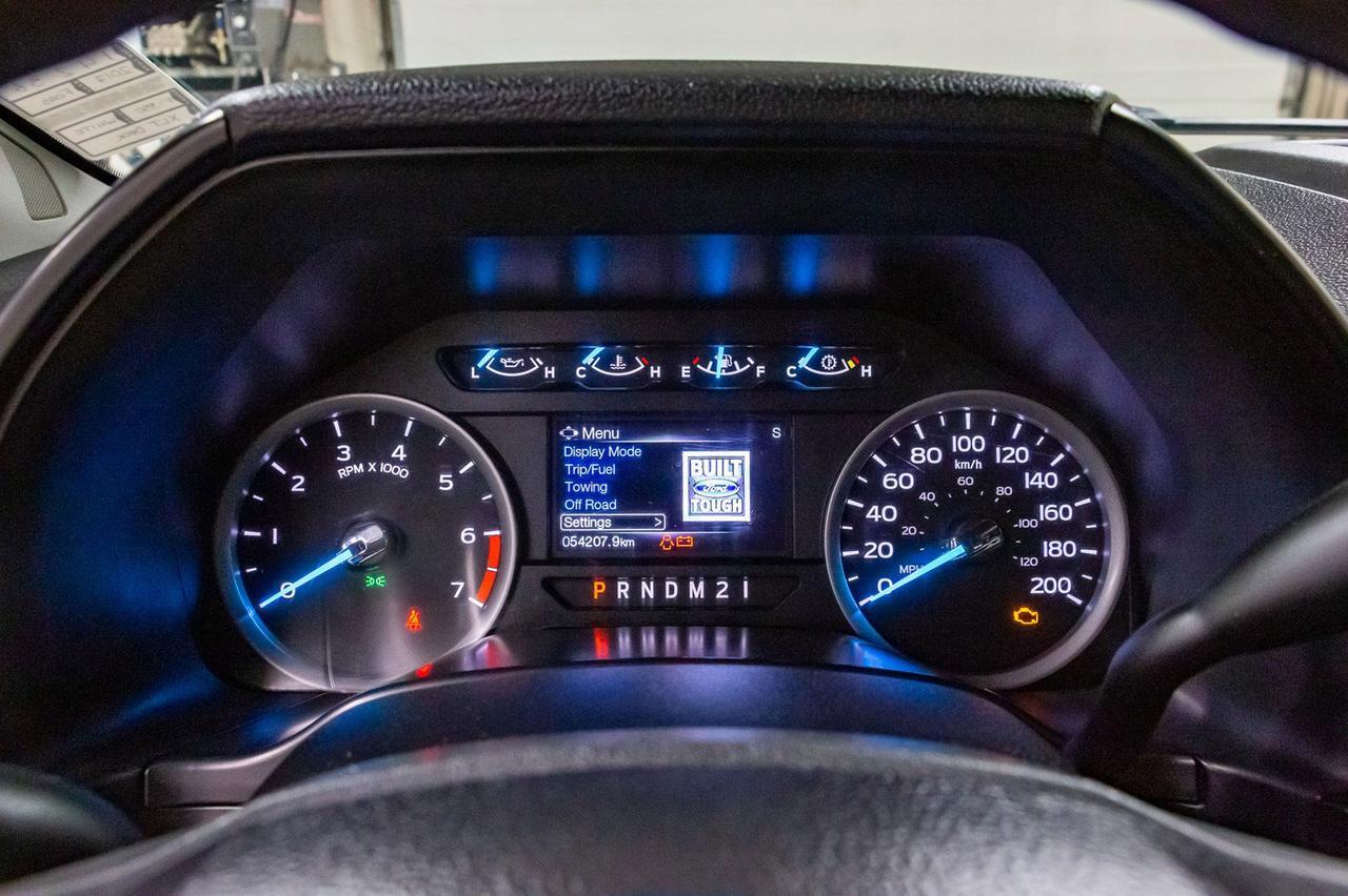 2017 Ford F-350 4x4 CRew Cab XLT Deck Red Deer AB