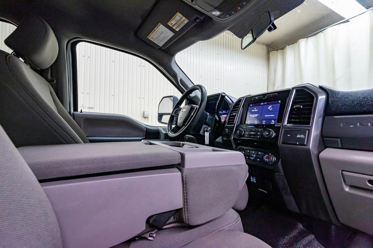 2017 Ford F-350 4x4 CRew Cab XLT Deck Red Deer AB