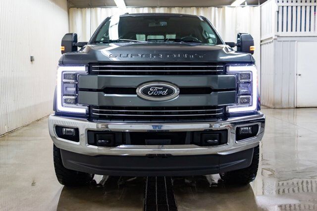 2017 Ford F-350 4x4 Crew Cab Lariat FX4 Diesel Leather Nav Red Deer AB