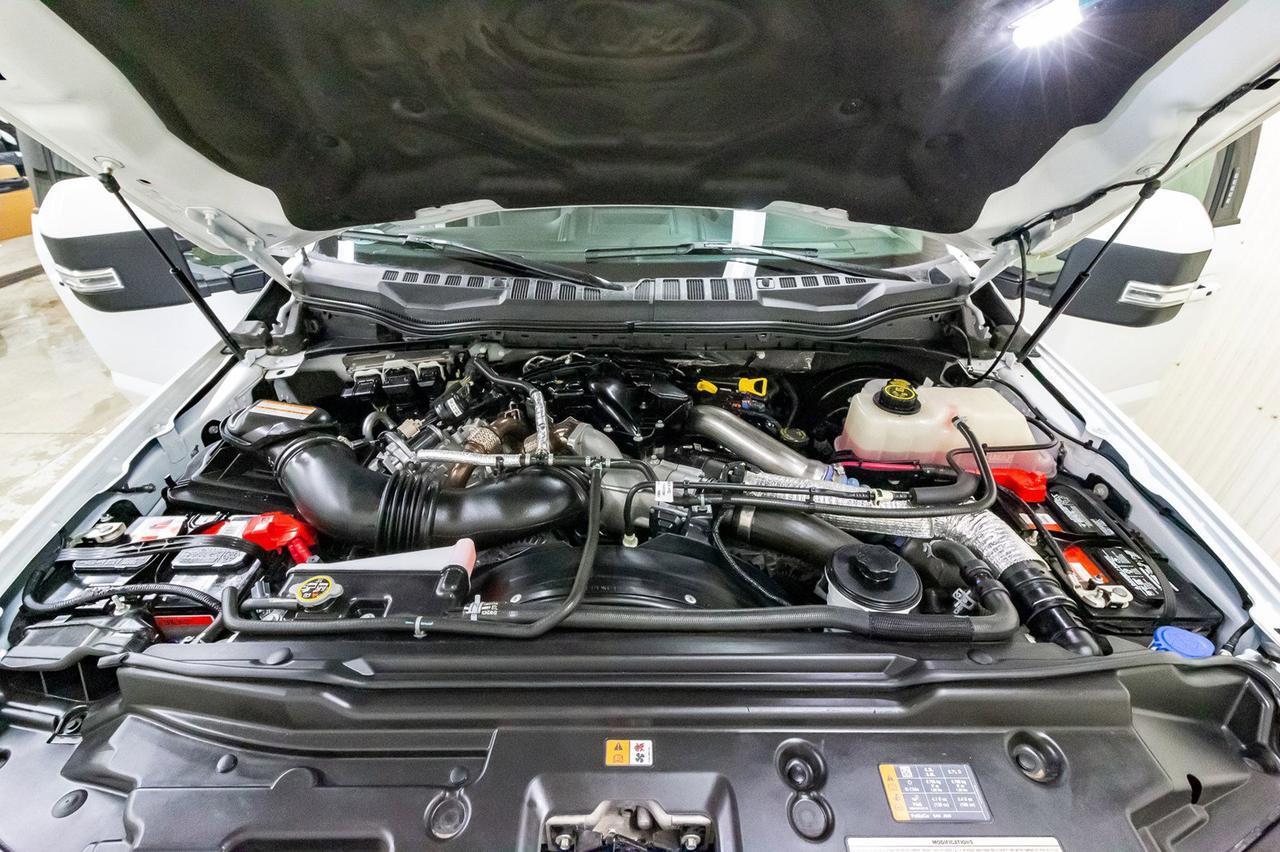 2017 Ford F-350 4x4 Crew Cab Lariat FX4 Diesel Leather Roof Nav Red Deer AB