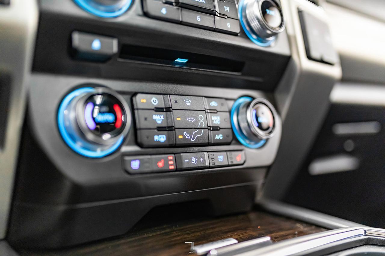 2017 Ford F-350 4x4 Crew Cab Platinum Diesel Leather Roof Nav BCam Red Deer AB