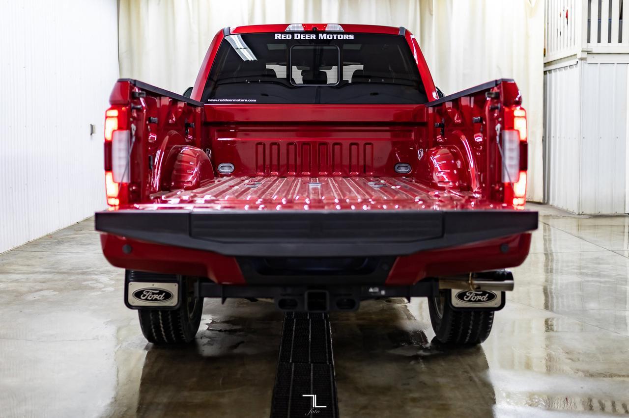 2017 Ford F-350 4x4 Crew Cab Platinum Diesel Leather Roof Nav BCam Red Deer AB