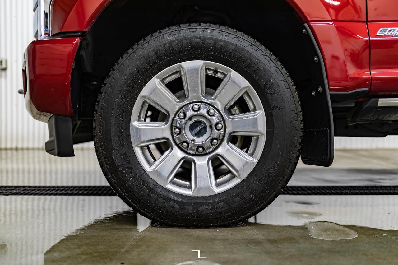 2017 Ford F-350 4x4 Crew Cab Platinum Diesel Leather Roof Nav BCam Red Deer AB