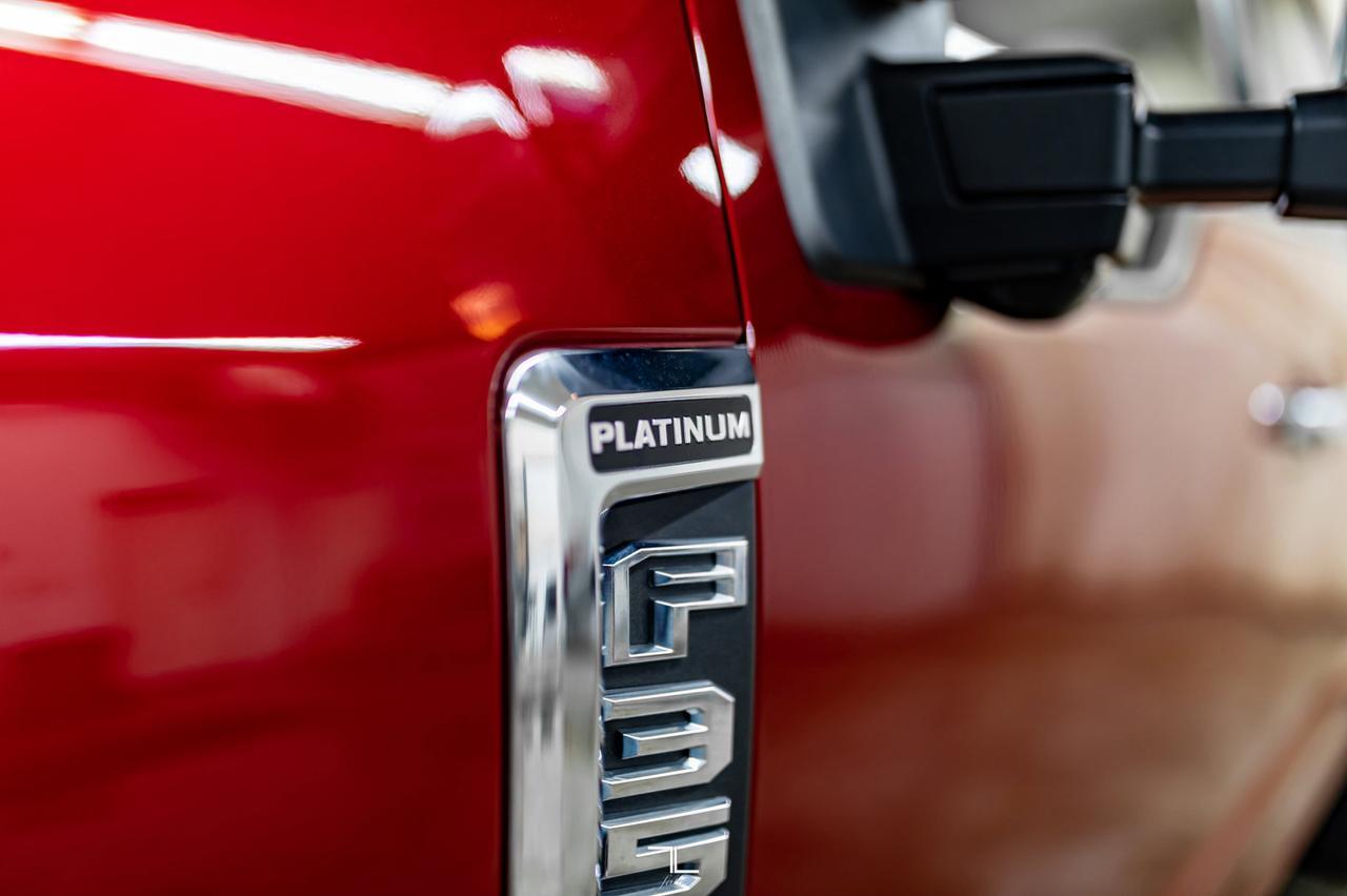 2017 Ford F-350 4x4 Crew Cab Platinum Diesel Leather Roof Nav BCam Red Deer AB