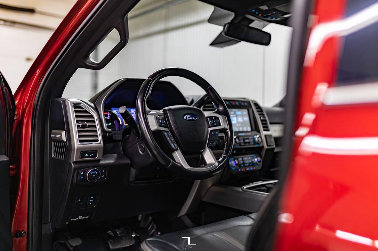 2017 Ford F-350 4x4 Crew Cab Platinum Diesel Leather Roof Nav BCam Red Deer AB