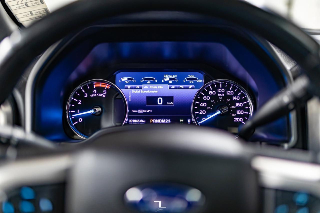 2017 Ford F-350 4x4 Crew Cab Platinum Diesel Leather Roof Nav BCam Red Deer AB