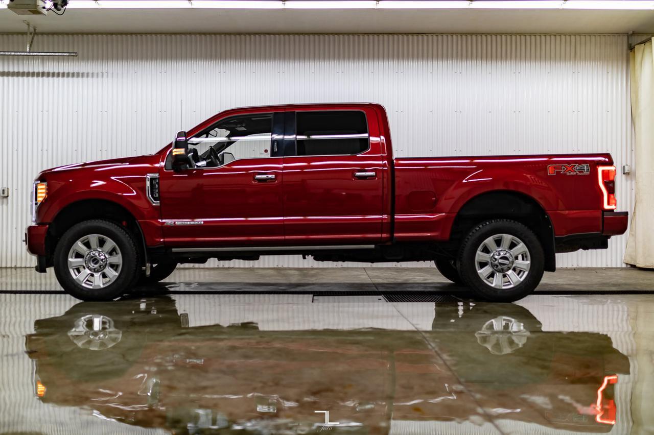 2017 Ford F-350 4x4 Crew Cab Platinum Diesel Leather Roof Nav BCam Red Deer AB