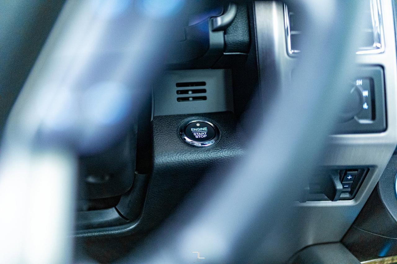 2017 Ford F-350 4x4 Crew Cab Platinum FX4 Diesel 8" Lift Leather Roof Nav Red Deer AB