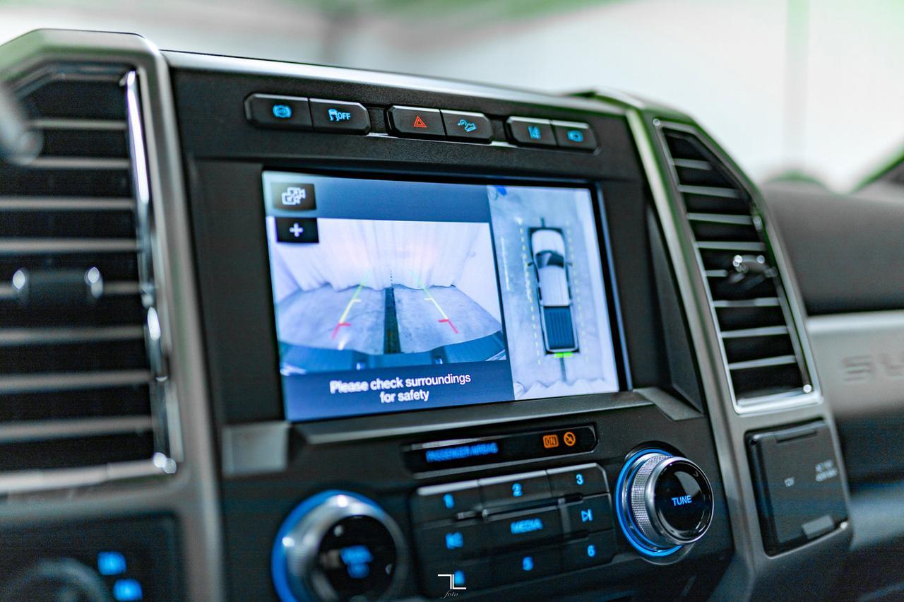 2017 Ford F-350 4x4 Crew Cab Platinum FX4 Diesel 8" Lift Leather Roof Nav Red Deer AB