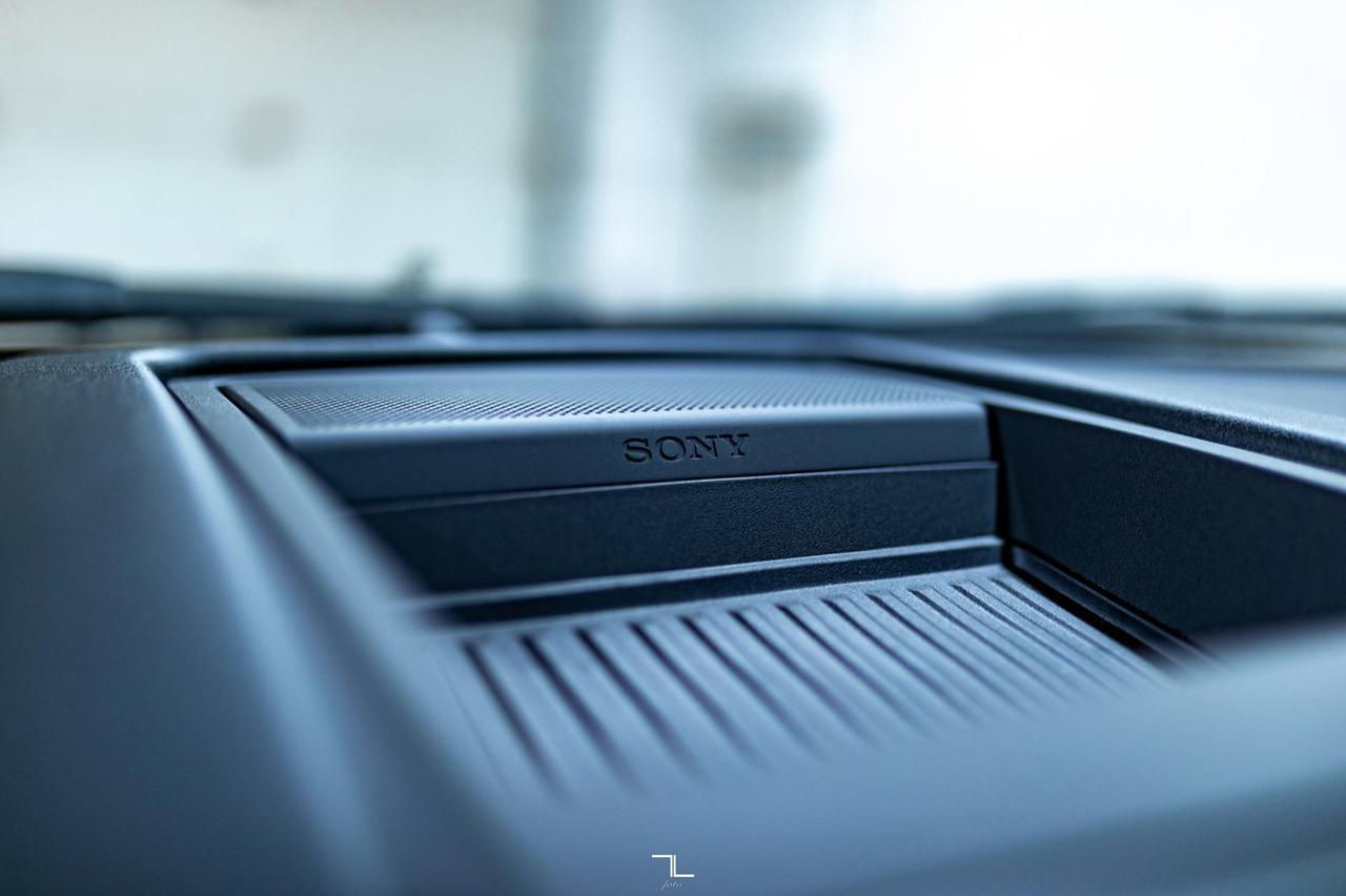 2017 Ford F-350 4x4 Crew Cab Platinum FX4 Diesel 8&quot; Lift Leather Roof Nav Red Deer AB