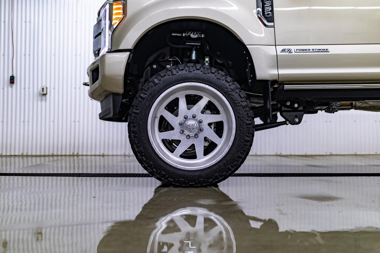 2017 Ford F-350 4x4 Crew Cab Platinum FX4 Diesel 8&quot; Lift Leather Roof Nav Red Deer AB