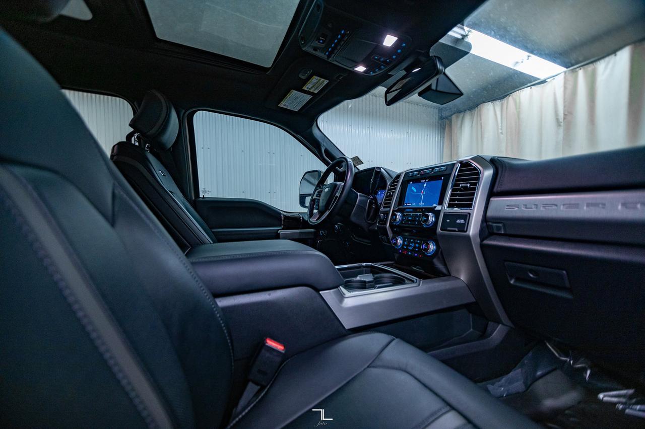 2017 Ford F-350 4x4 Crew Cab Platinum FX4 Diesel 8&quot; Lift Leather Roof Nav Red Deer AB